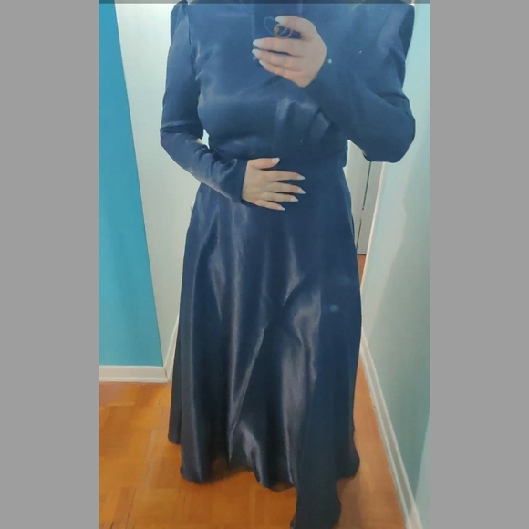 Evening modest dress long sleeve gown for hijabi - Picture 2 of 3